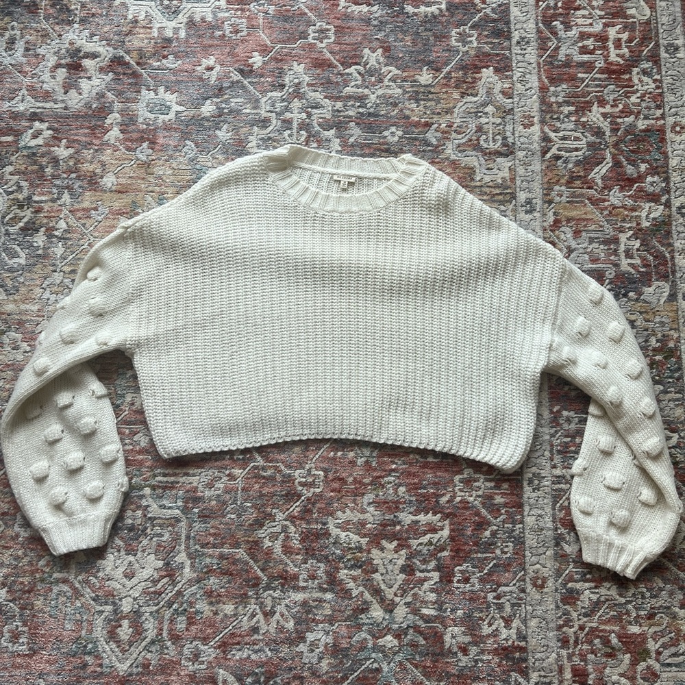 En Creme - White knit sweater w sleeve detailing